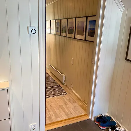 Helt Hus Med Høy Standard Og Sentral Beliggenhet Ferienhaus *