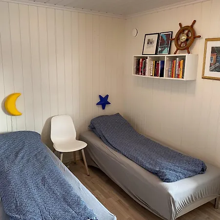 Helt Hus Med Høy Standard Og Sentral Beliggenhet